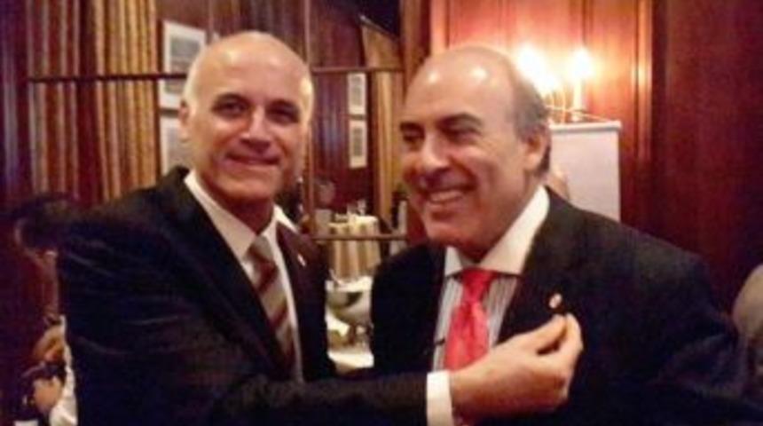 Coca- cola&rsquo;nın ceo&rsquo;su muhtar kent&rsquo;ten &ouml;ğrencilere anlamlı bağış