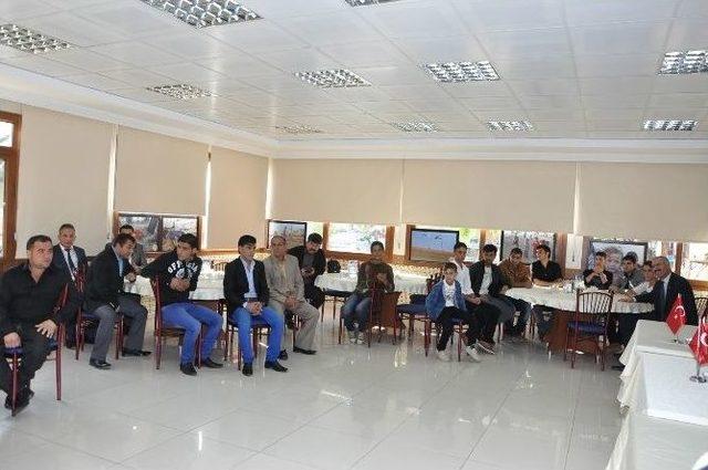 Adana Savaş Mağdurları T&uuml;rkmen &Ccedil;alıştayı 3