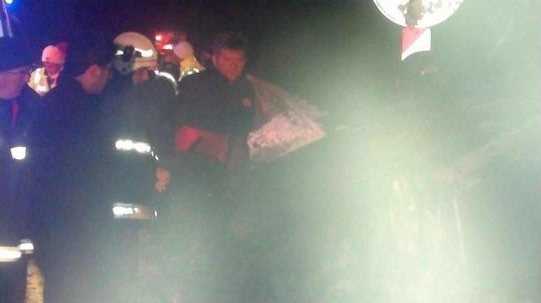 Buzda Kayan Ara&ccedil; Takla Attı: 2 Yaralı