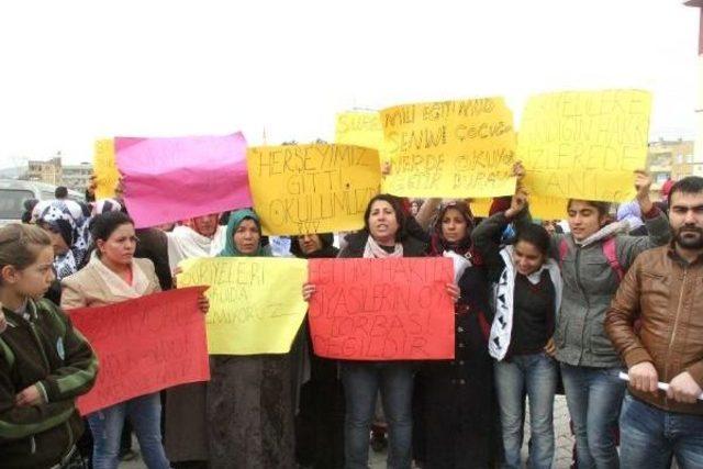 Şanlıurfa’Da Öğrenci Velilerinden 'suriyeli Öğrenci' Tepkisi