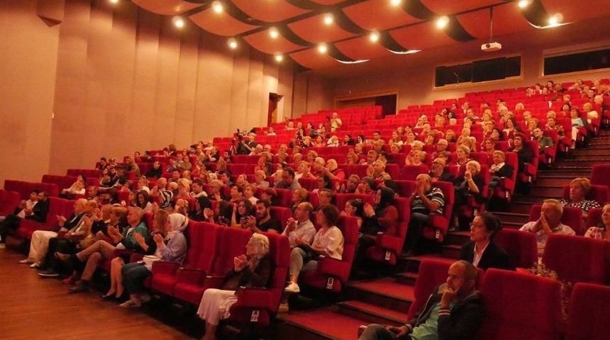 B&uuml;y&uuml;k&ccedil;ekmece&rsquo;de Sokak Hayvanları Yararına Konser