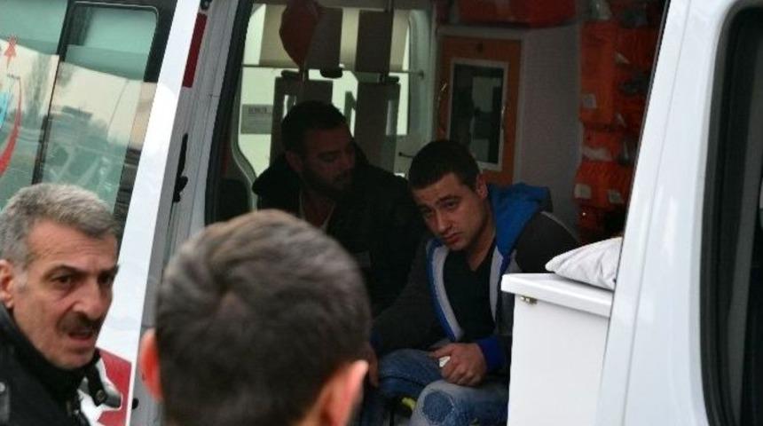 Esnafın Bı&ccedil;aklı Ve Şişeli Kavgasında 7 Kişi Yaralandı