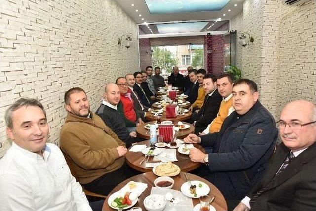 Başkan &Ccedil;elik Esnafla Buluştu 1