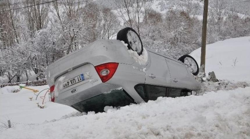 Boz&uuml;y&uuml;k&rsquo;te Trafik Kazası, 1 Yaralı