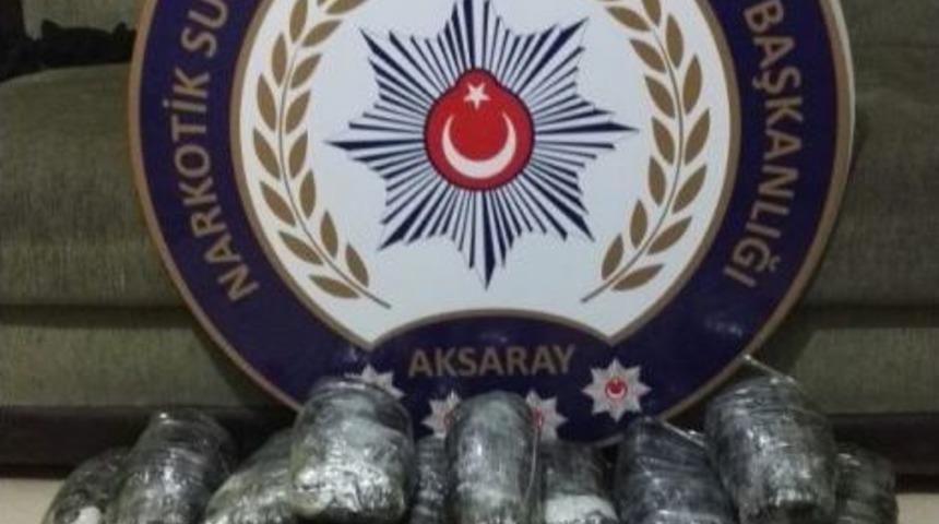 Aksaray&rsquo;da Yolcu Otob&uuml;s&uuml;nde 11 Kilo Esrar Ele Ge&ccedil;irildi