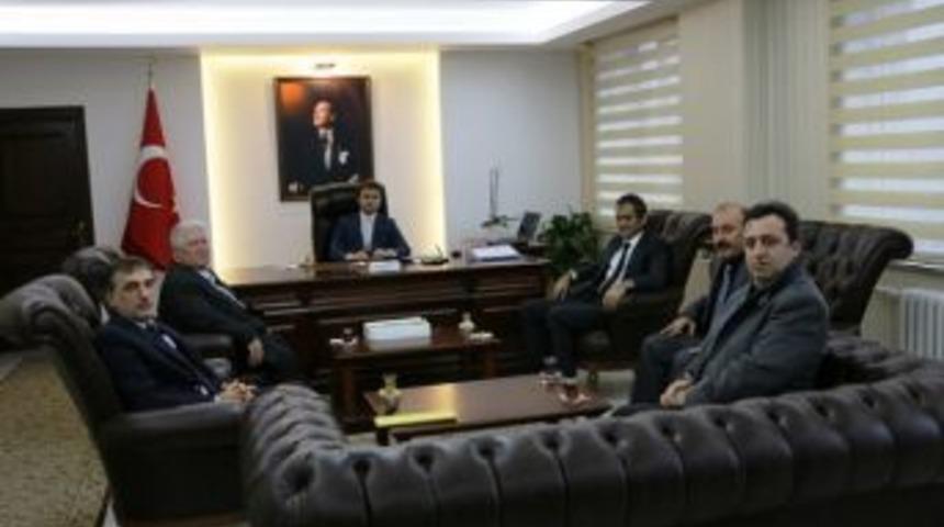 Rekt&ouml;r &Ouml;zer&rsquo;den Kaymakam Bilgin&rsquo;e Ziyaret