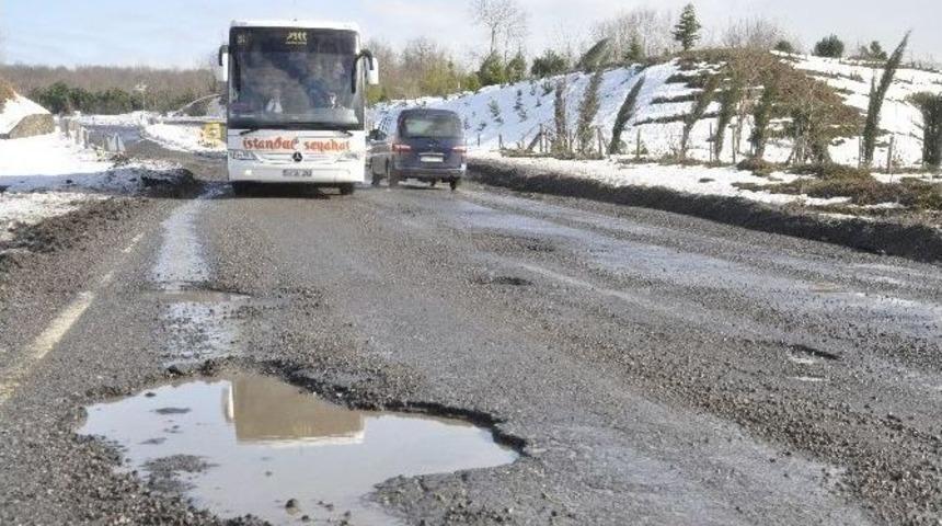 K&ouml;stebek Yuvası Gibi Yollar Kazaya Davetiye &Ccedil;ıkarıyor