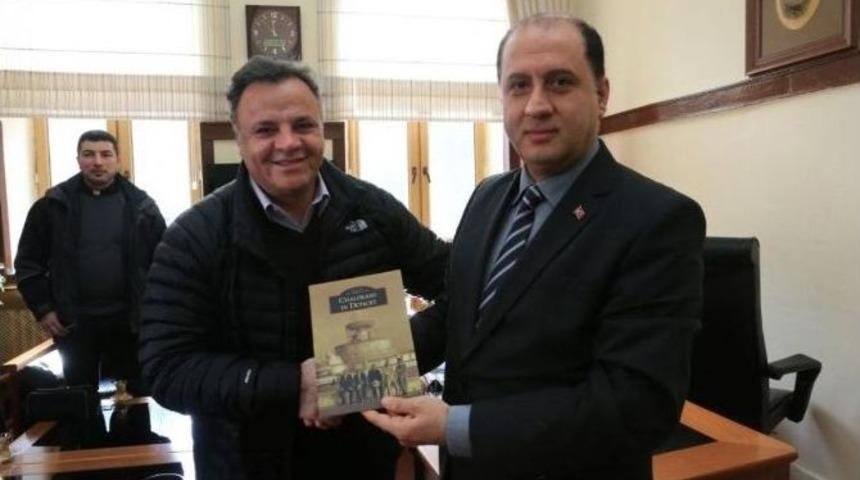 Keldani Cemaati Heyetinden Vali &Ccedil;omaktekin&rsquo;e Ziyaret