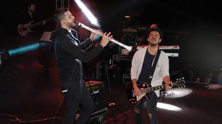 Buray&rsquo;dan Oyunculuğa Yeşil Işık