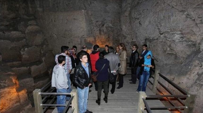 Kanatsız Melekler, &ldquo;k&uuml;lt&uuml;r El&ccedil;ileri&rdquo;ni Yetiştiriyor