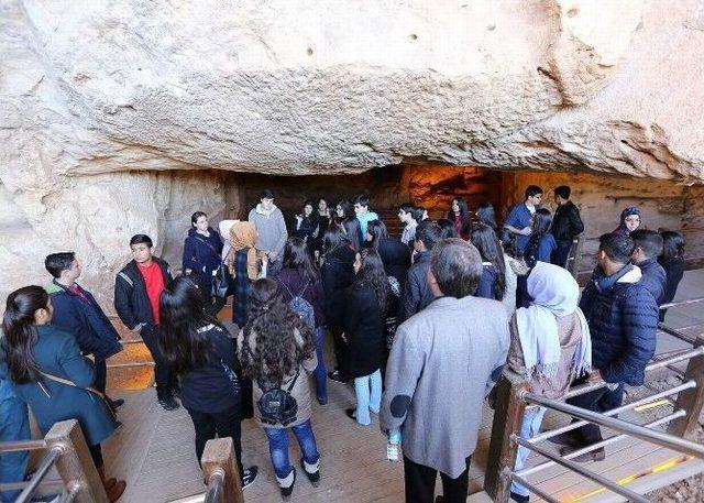 Kanatsız Melekler, &ldquo;k&uuml;lt&uuml;r El&ccedil;ileri&rdquo;ni Yetiştiriyor 1