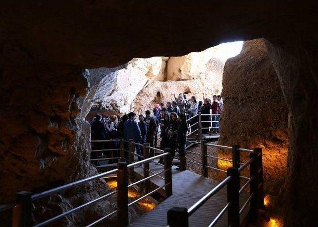 Kanatsız Melekler, &ldquo;k&uuml;lt&uuml;r El&ccedil;ileri&rdquo;ni Yetiştiriyor 2