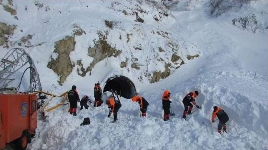 Trabzon&rsquo;da &Ccedil;ığ B&ouml;lgesinde Arama &Ccedil;alışmaları Devam Ediyor