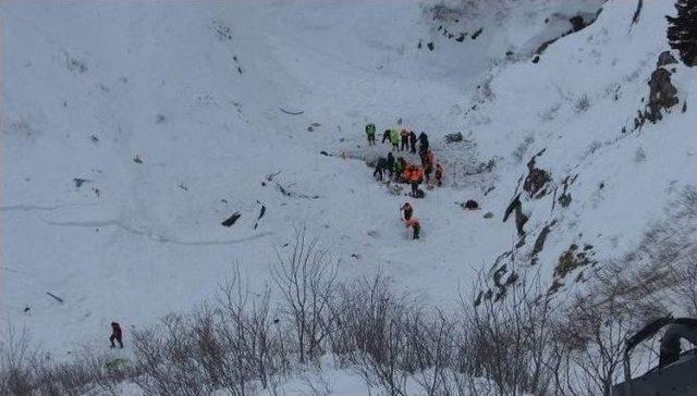 Trabzon&rsquo;da &Ccedil;ığ B&ouml;lgesinde Arama &Ccedil;alışmaları Devam Ediyor 1