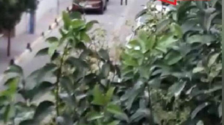 Tartıştığı Genci Otomobilin I&ccedil;inde B&ouml;yle Vurdu