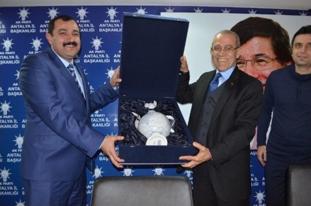 Ak Parti İl Teşkilatı İlk Y&ouml;netim Kurulu Toplantısını Yaptı