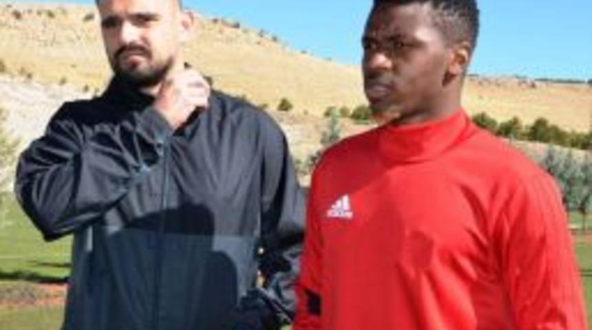Evkur Yeni Malatyaspor Sadio Diallo İle Yollarını Ayırıyor