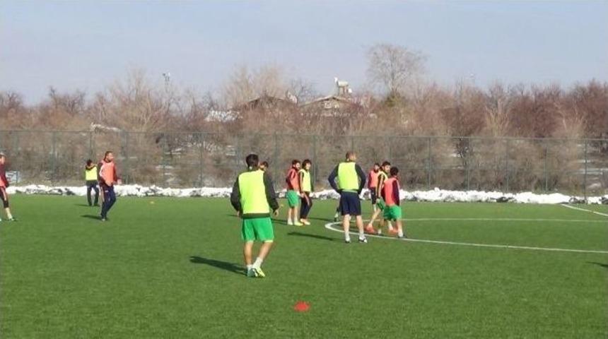 44 Malatyaspor İkinci Yarıdan Umutlu