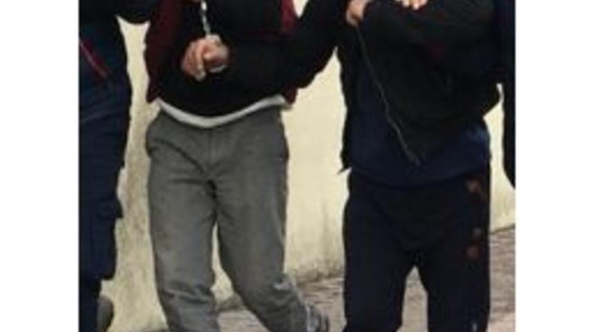 Kovalamacada Yakalanan Uyuşturucu Zanlıları Adliyeye Sevk Edildi