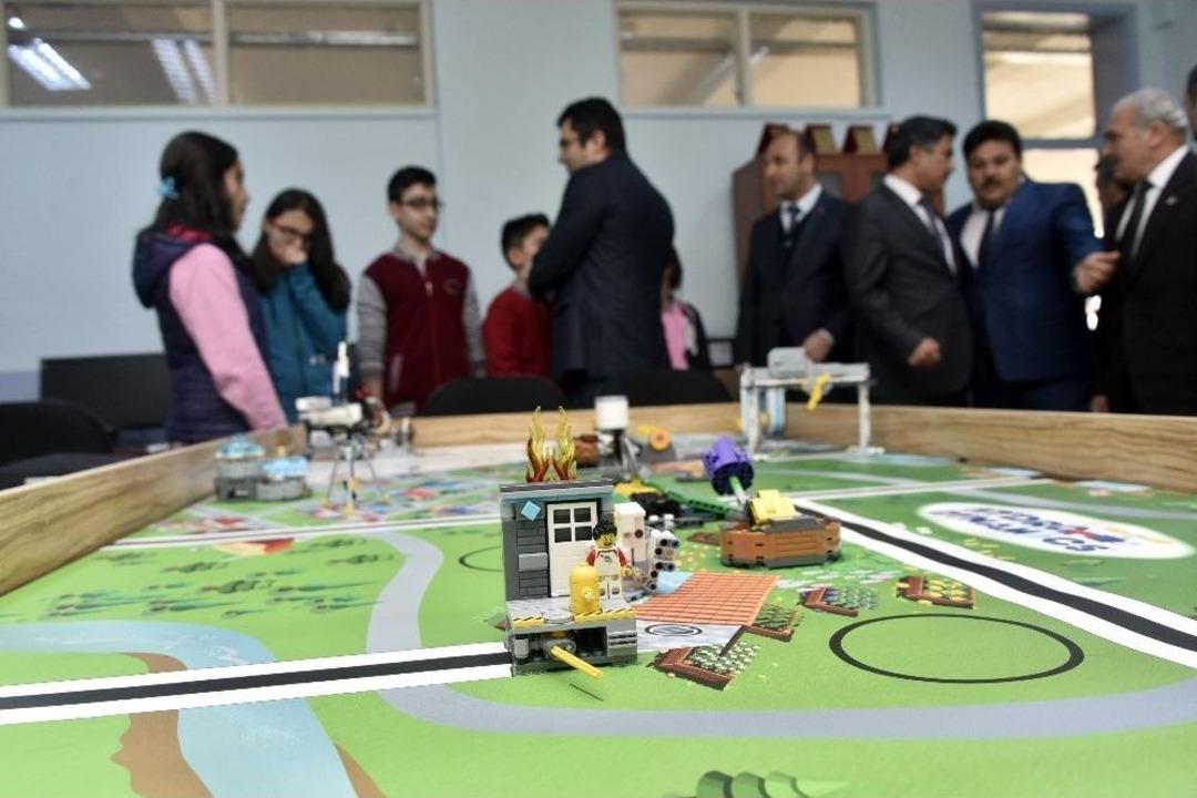 G&uuml;m&uuml;şhane&rsquo;de 3 Bin &Ouml;ğrenci Kodlama Eğitiminden Ge&ccedil;iyor