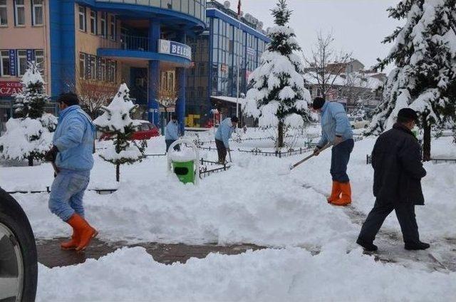 Şuhut Belediyesi&rsquo;nin Kar Temizleme &Ccedil;alışmaları 2