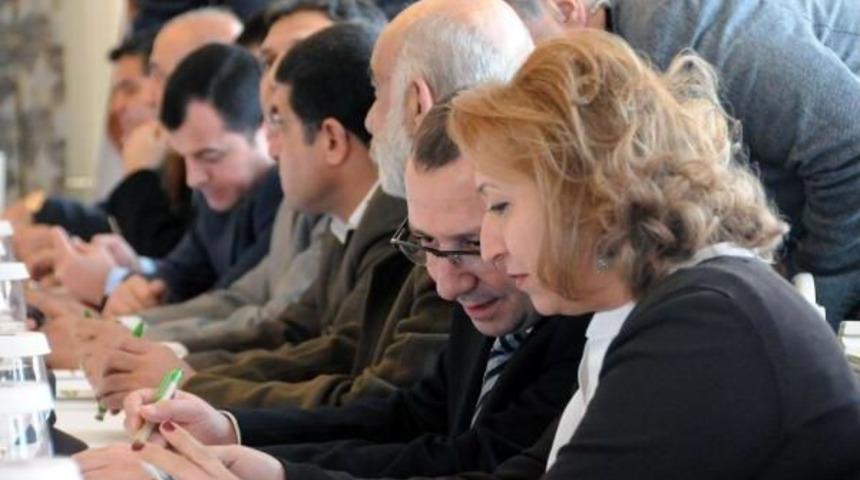 Kılı&ccedil;daroğlu: k&uuml;rt sorununu demokrasi ve &ouml;zg&uuml;rl&uuml;kle &ccedil;&ouml;zmek i&ccedil;in 4 yıl istiyorum (3)