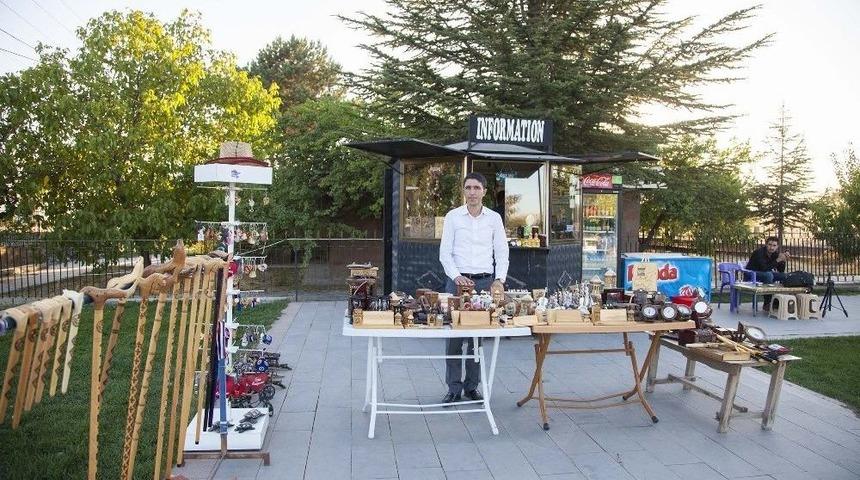 Ahlat&rsquo;a &Ouml;zg&uuml; Hediyelik &Uuml;r&uuml;nler İlgi G&ouml;r&uuml;yor