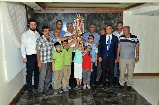 Başkan Polat Başarılı Sporcularla Bir Araya Geldi