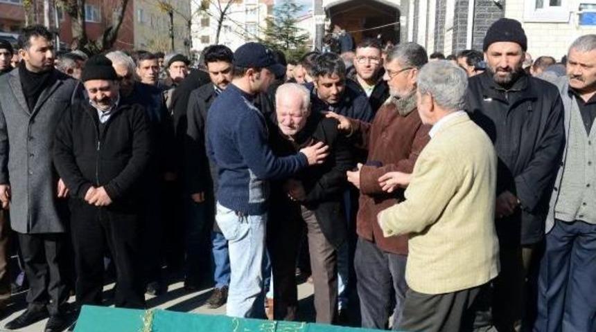 Okulun Yangın Merdiveninden D&uuml;şen 5. Sınıf &Ouml;ğrencisi Yaşamını Yitirdi