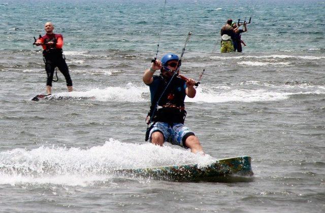 Dünya Kiteboard Şampiyonasının Türkiye Ayağı Akyaka’da Yapılacak