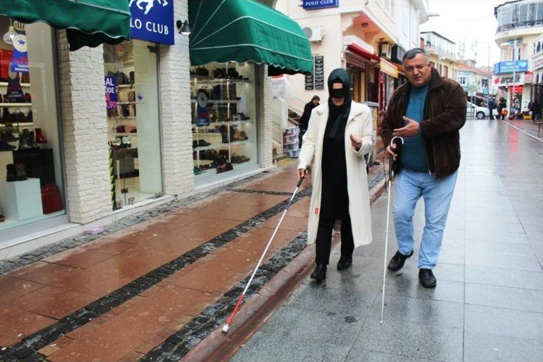 15 Dakikalığına K&ouml;r Oldu, G&ouml;z Yaşlarına Boğuldu