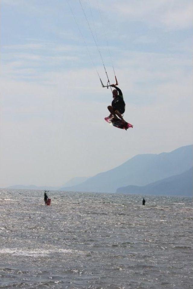 Dünya Kiteboard Şampiyonasının Türkiye Ayağı Akyaka’da Yapılacak