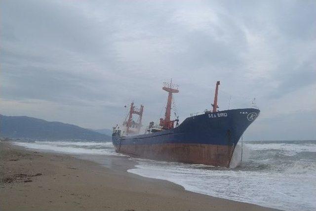 Suriye Bandıralı Gemi Anamur’da Karaya Oturdu