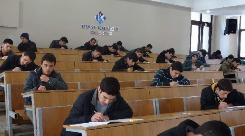 Hk&uuml;, &Uuml;niversite Adaylarını Ygs Sınavına Hazırlıyor