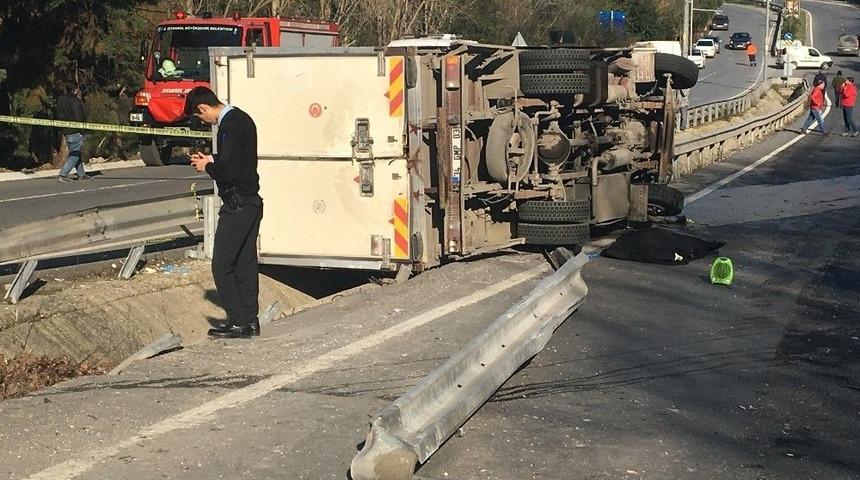 Dizi Setine Jenerat&ouml;r Taşıyan Kamyonet Devrildi: 1 &Ouml;l&uuml;
