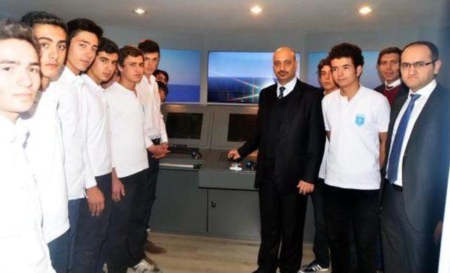 Sim&uuml;lasyonda &Ccedil;anakkale Boğazı ndan Gemiyle Ge&ccedil;iş Yaptılar 3