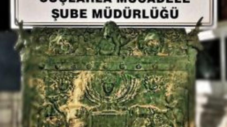 Polis 1 Metre Boyunda Lahit Mezar Ele Ge&ccedil;irdi