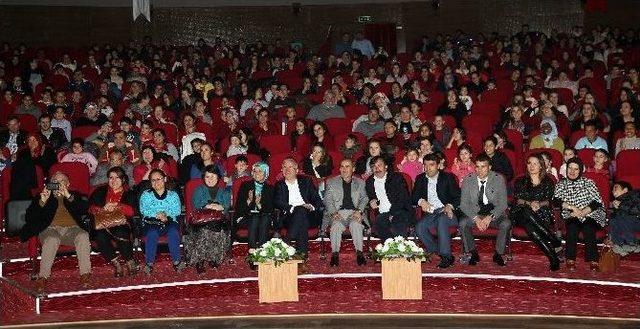 Torbalı’da Tiyatro Günleri Başladı