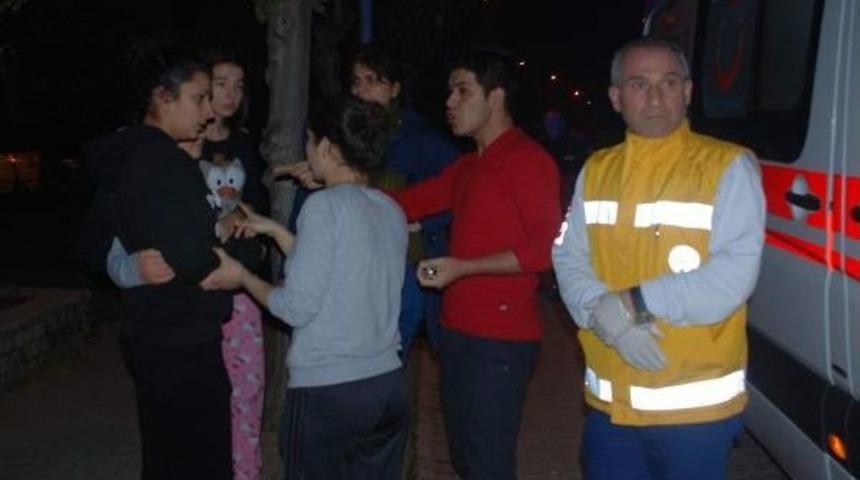 &Ouml;ğrencilerin kaldığı evde yangın &ccedil;ıktı bir kişi dumandan etkilendi