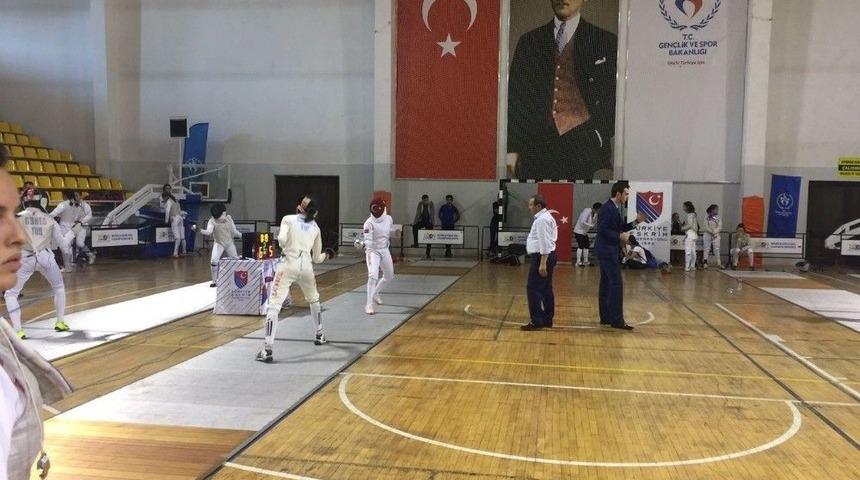 Kağıtsoporlu Eskrimciler, B&uuml;y&uuml;kler A&ccedil;ık Turnuvasında Tarih Yazdı