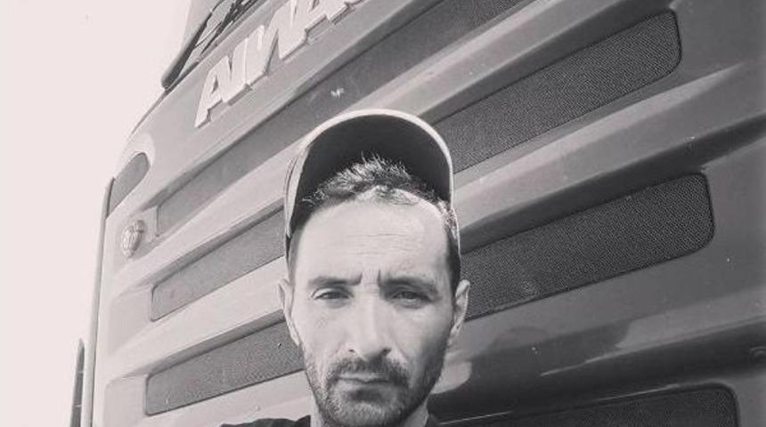 Facebok'taki Hesabından 'helallik' Isteyip Intihar Etti