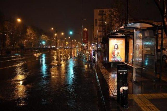 İstanbul'da yağmur etkili oluyor