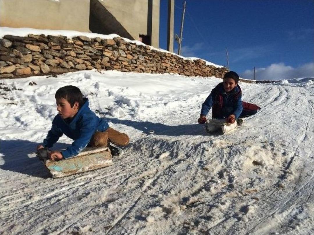 Vanlı &Ccedil;ocukların Kızak Keyfi