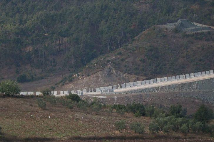 Yayladağı’nda Suriye Sınırına Güvenlik Duvarı G4