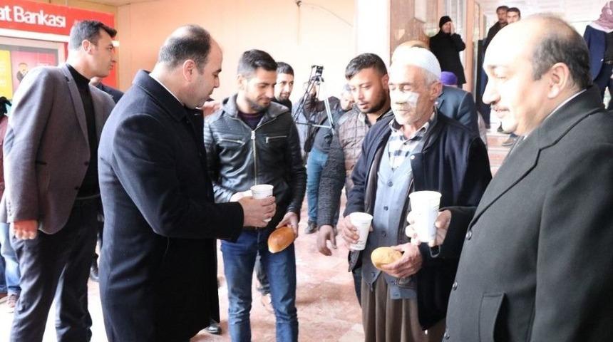 Şanlıurfa&rsquo;da Hasta Yakınlarına Sıcak &Ccedil;orba İkramı