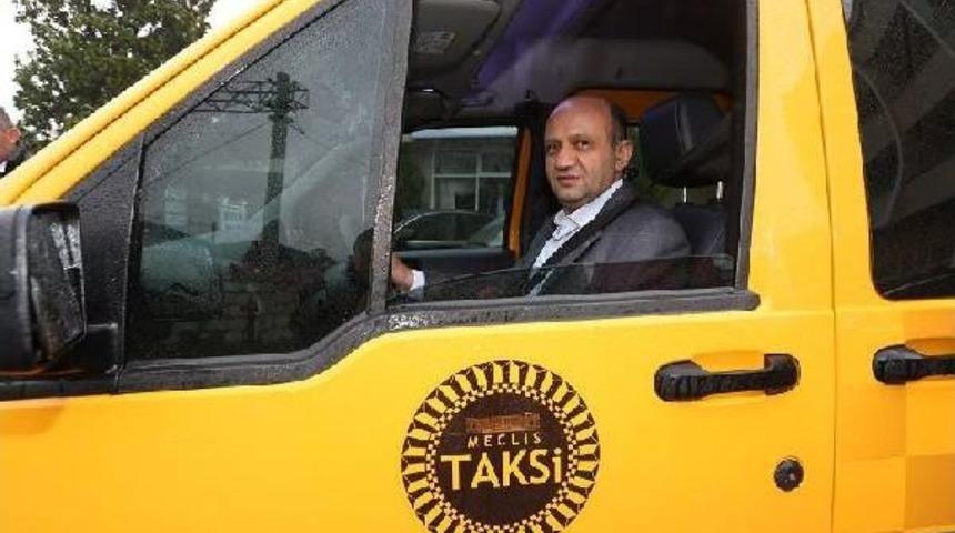Bakan fikri ışık, 'taksi şof&ouml;r&uuml;' oldu