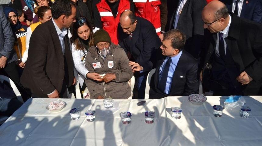 Bakan &Ccedil;elik&rsquo;ten Şehit Ailesine Taziye