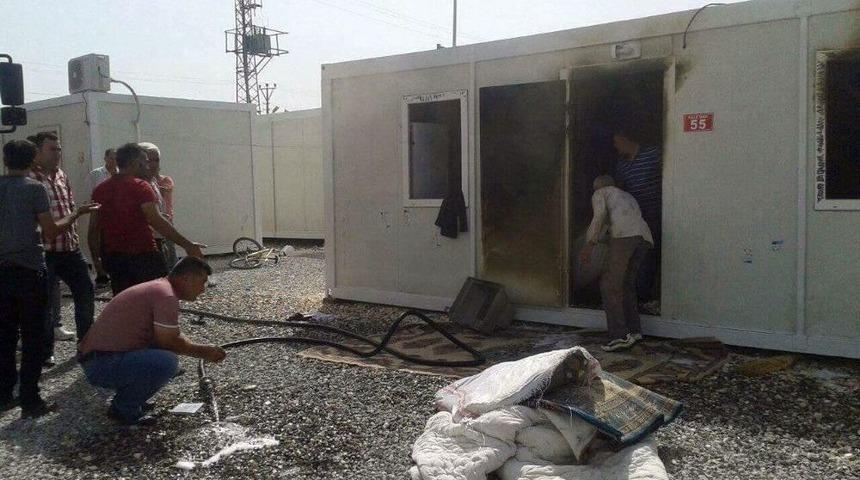 İş Kurasında İsmi &Ccedil;ıkmayınca Yaşadığı Konteyneri Yaktı