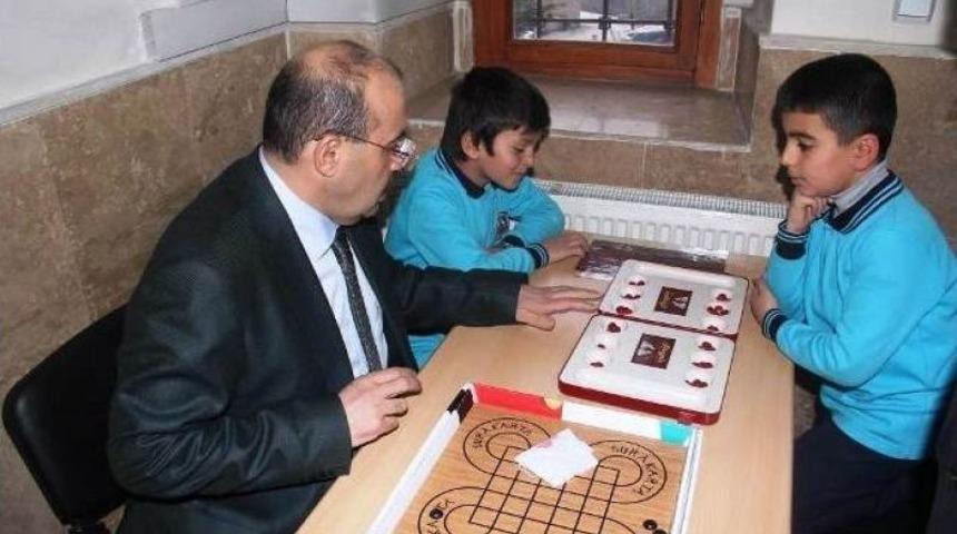 Vali Ustaoğlu, Bilim Ve Sanat Merkezini Gezdi