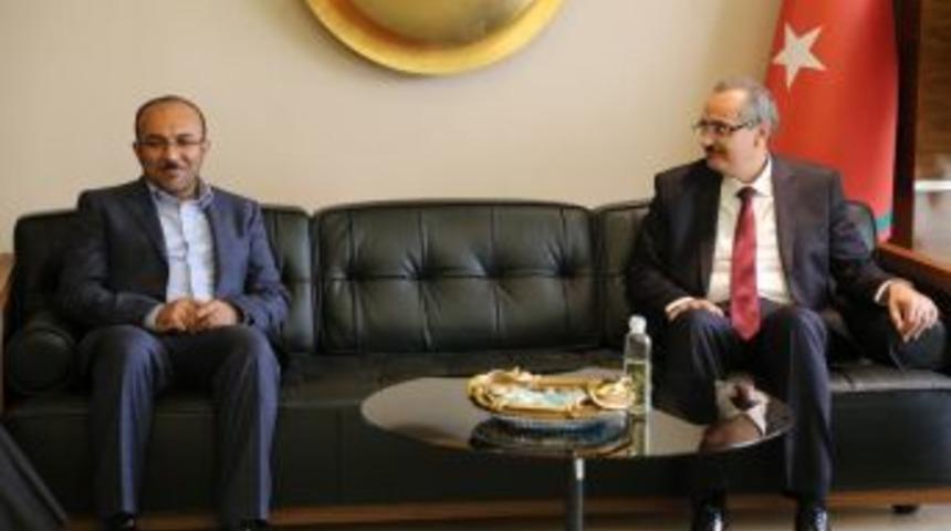 İran İle Ticarette 30 Milyar Dolar Hedefini Ger&ccedil;ekleştirecek Adımlar